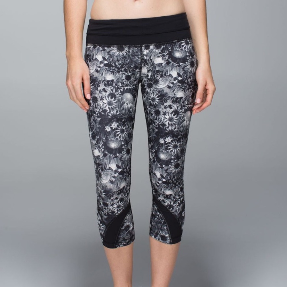 Lululemon Inspire Crop II *Luxtreme - Flowabunga Black Angel Wing / Black